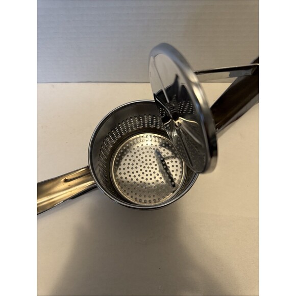 Potato Ricer Masher Heavy Duty Stainless Steel Press Mashed Potatoes Kitchen - Picture 3 of 9